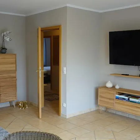 Moderne Ferienwohnung In Potsdam, Sehr Komfortabel, Ruhige Lage *