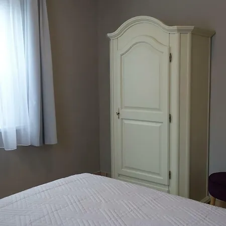 Moderne Ferienwohnung In Potsdam, Sehr Komfortabel, Ruhige Lage *